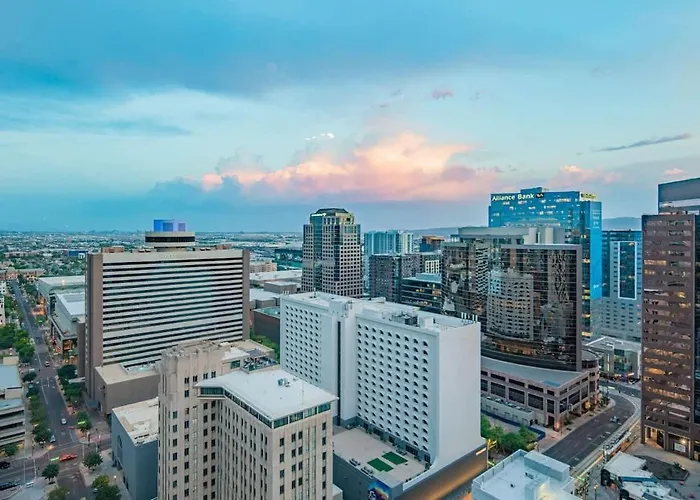 Apartment Elegant 28th Floor High Rise, Gym, Parking, Pool, Golf *
