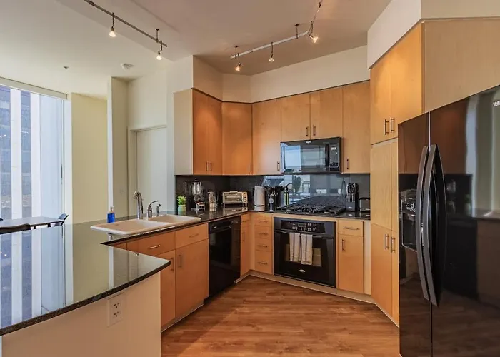 Apartment Elegant 28th Floor High Rise, Gym, Parking, Pool, Golf Phoenix